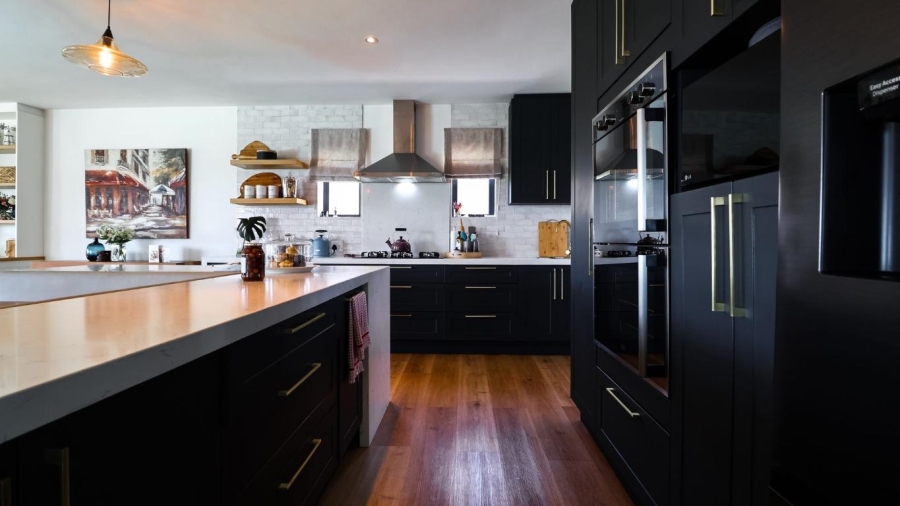 6 Bedroom Property for Sale in Whale Rock Heights Western Cape